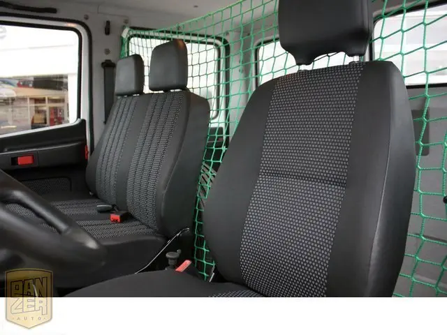 Эвакуатор Mercedes Vario 818, 2011 г, сдвоенная кабина, лебедка, состояние нового - фото 2