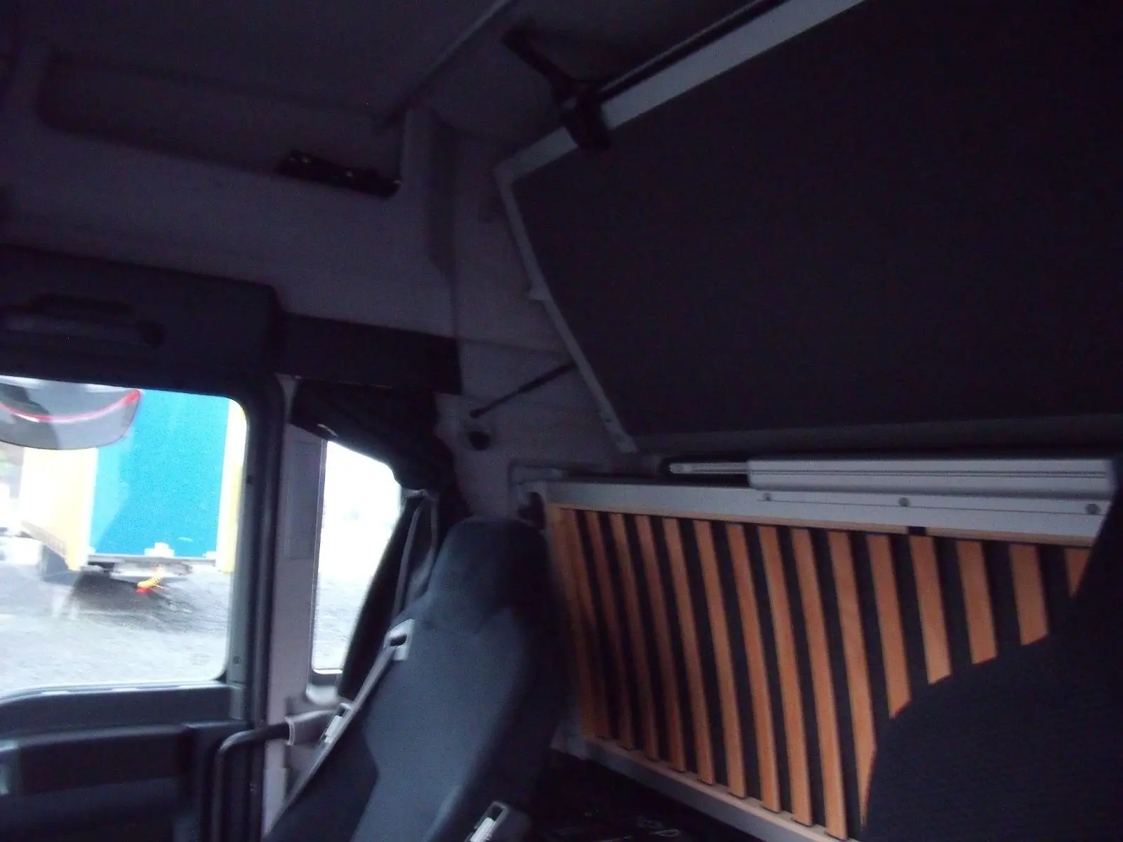 MAN TGL 12.220 BL, 2013г, штора-борт 45 куб, гидролифт, 2 спальника - фото 2