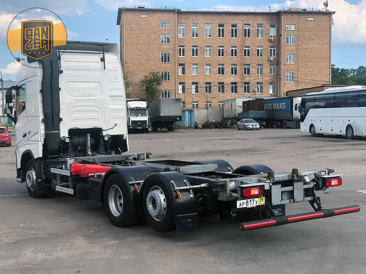 Контейнеровоз БДФ Volvo FH 460, из Германии, 2017г, г/п 17т - фото