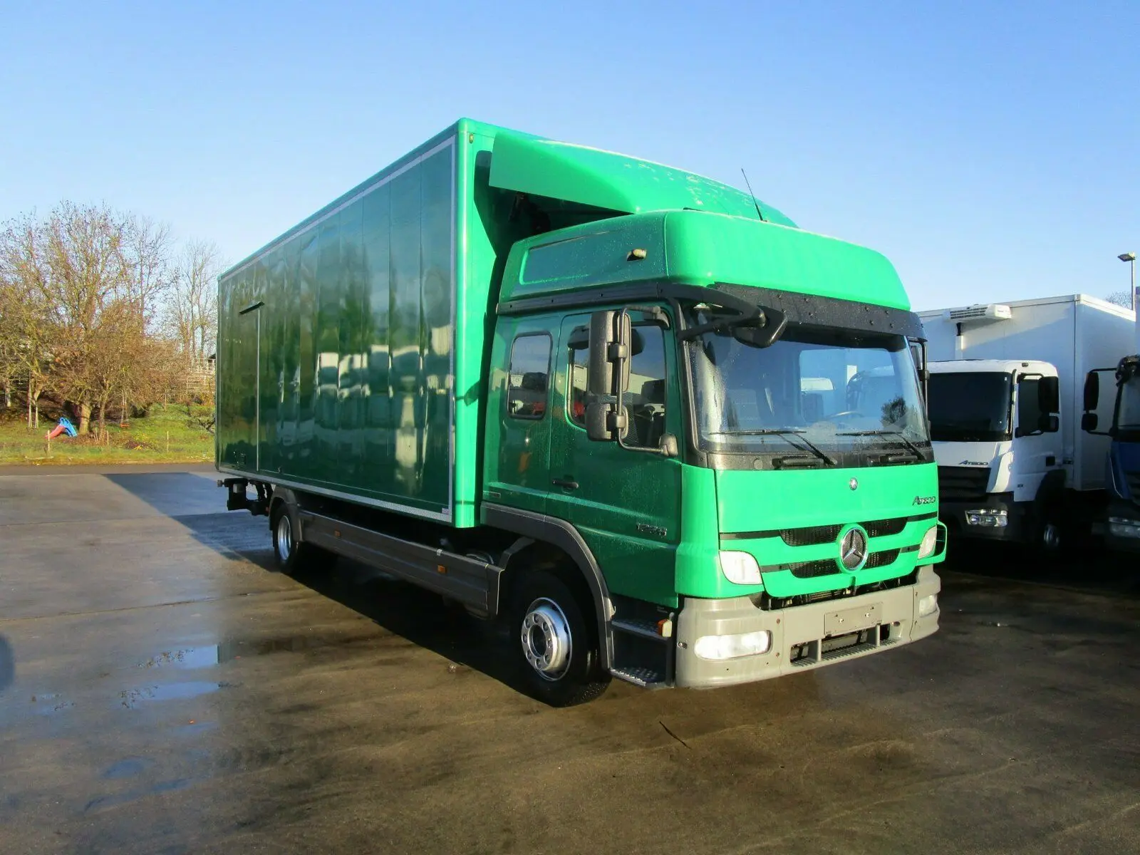 Mercedes Atego 1226, Евро-5, пробег 61 тыс.км!, фургон 46 м3, ворота и гидролифт - фото 7