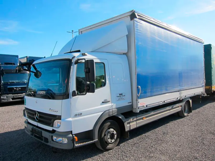 Mercedes-Benz Atego 818L, 2012 г, пятитонник шторный, спальная кабина - фото
