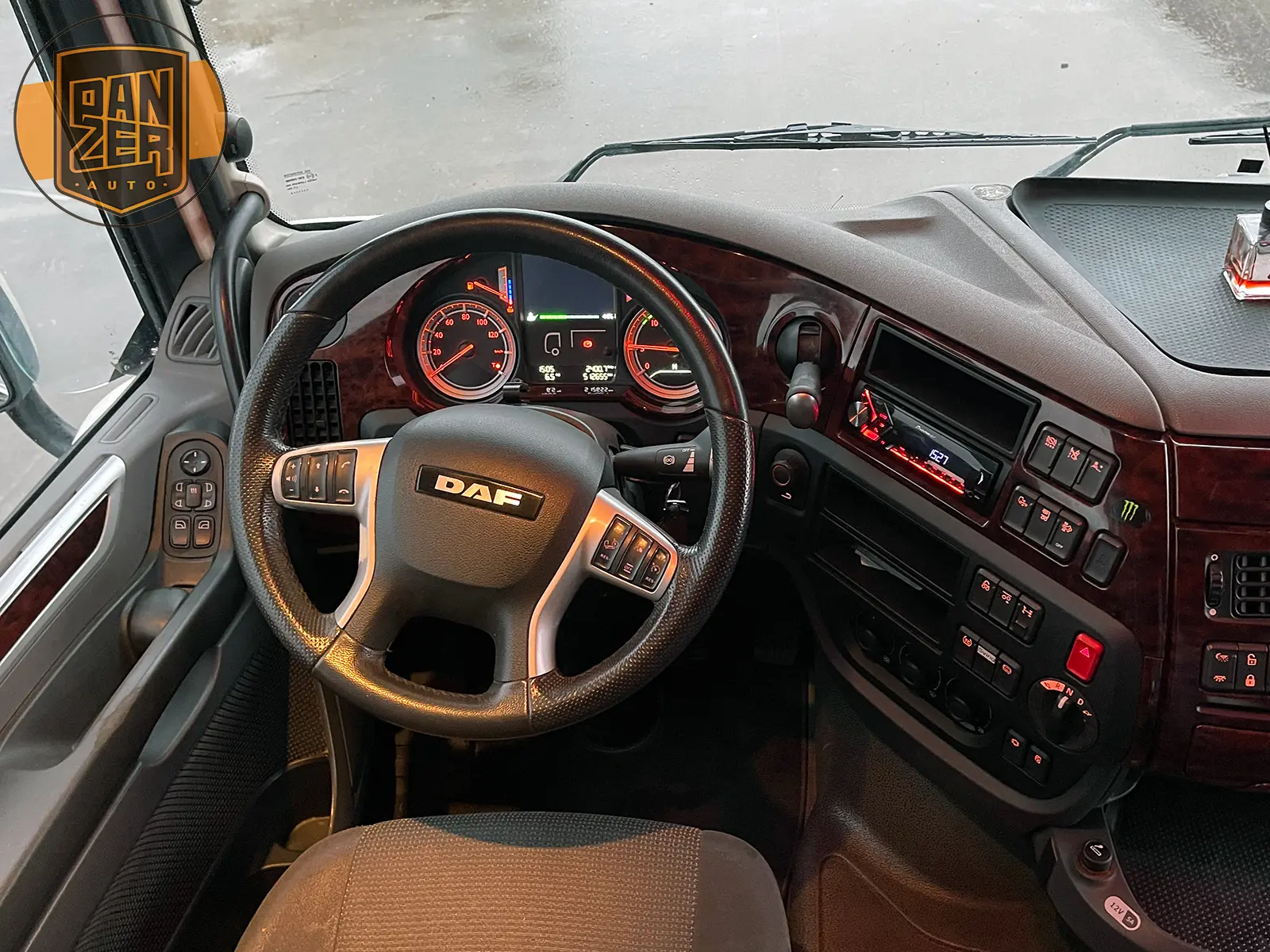 daf xf 510 тягач 6х2, задняя спарка, кабина суперспейс 4