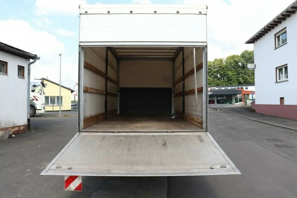 Mercedes Atego 818 L, 2015 год, штора 38 м3, гидроборт, верх сдвижной, без пробега по РФ - фото 2