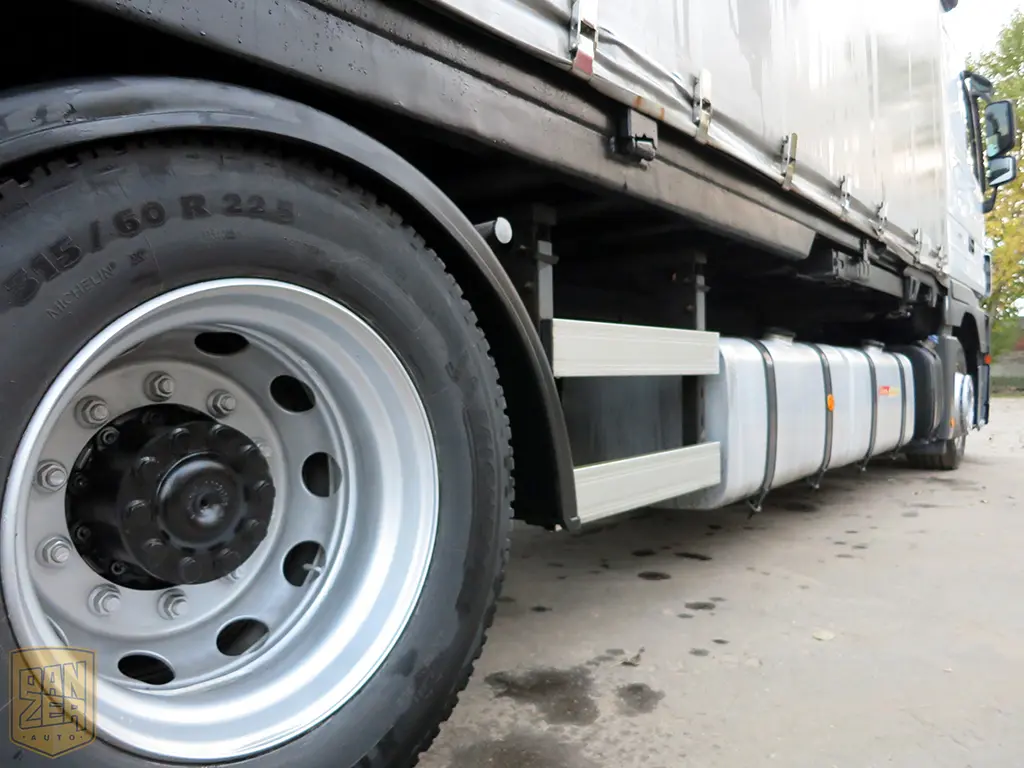 Mercedes-Benz Actros 1841 LL MegaSpace, 52м3 штора, 10-тонник - фото 6