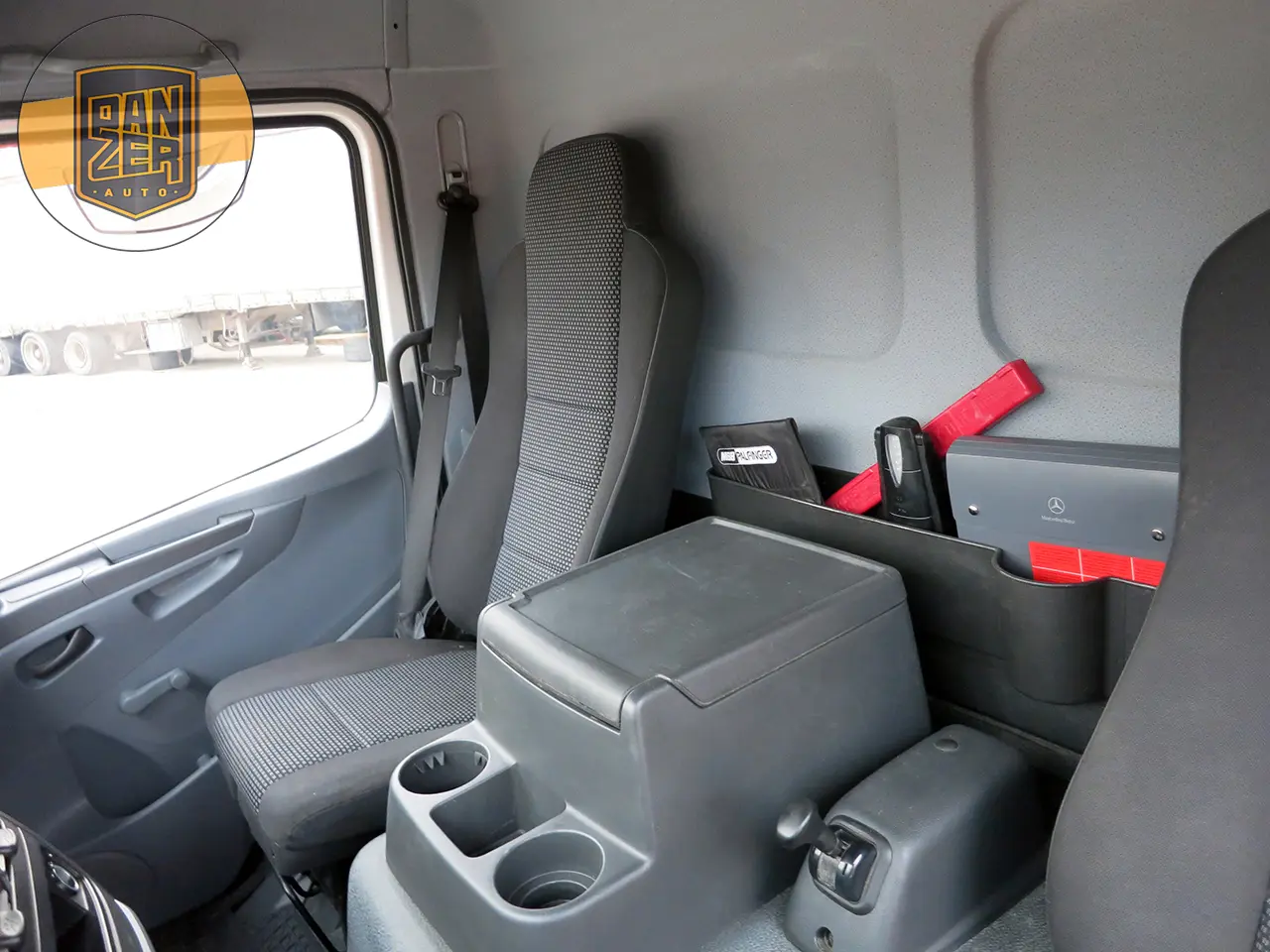 Mercedes Atego 818 L, изотермический фургон 7.3 м, 2012 г, гидроборт - фото 17
