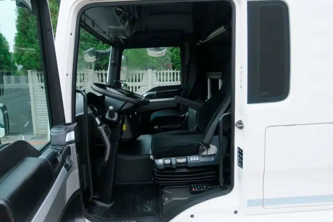 MAN TGM 12.290 BL, 2015 год, штора 60 кубов, 19 палет, ворота - фото 3