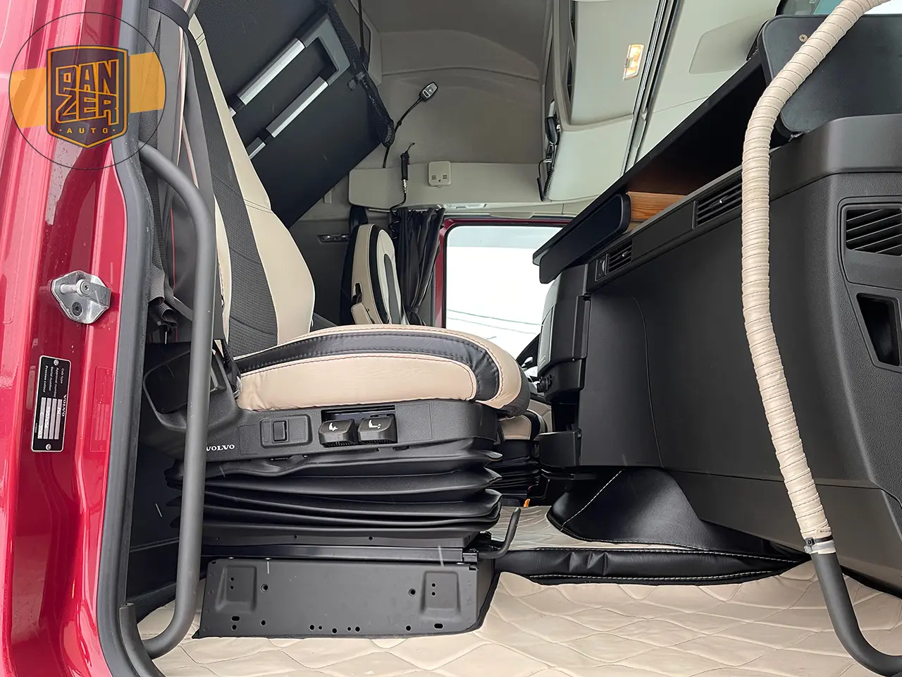 Контейнеровоз Volvo FH460, XXL кабина, 2019 год, топ комплектация - фото 21