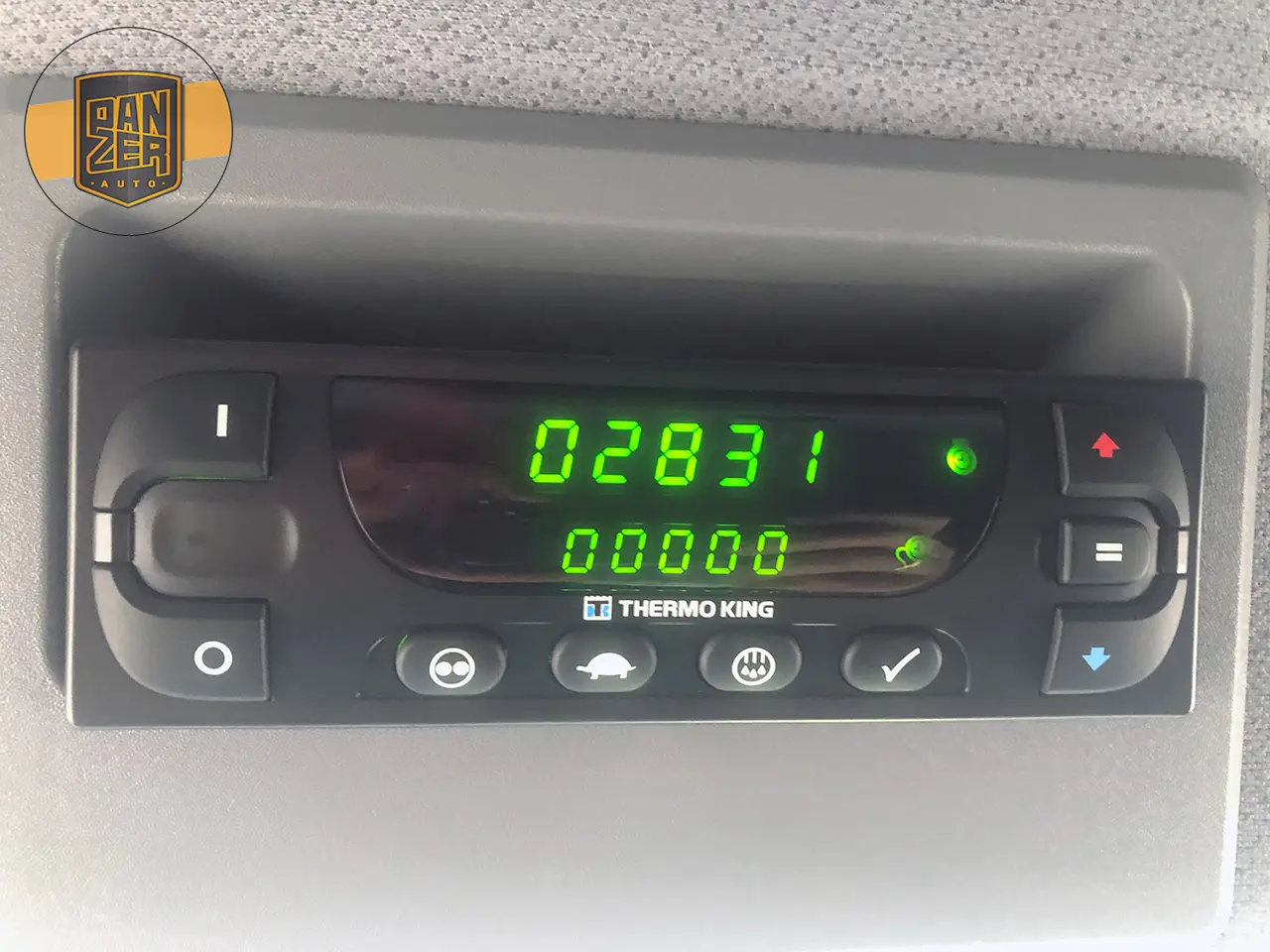 Mercedes Atego 1224 L рефрижератор со спальником 46 кубов, 18 европалет, гидроборт - фото 19