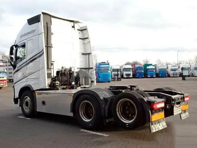 Тягач Volvo FH 540, 6х2, Globetrotter XL, двускатный ленивец сзади, без пробега по РФ - фото-детальных