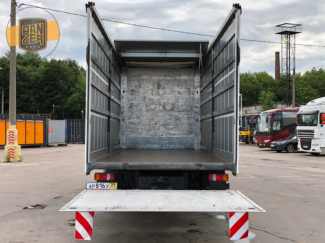 Mercedes-Benz Atego 1229, 2013 год, штора 51 м3, гидроборт, 2 спальника - фото 2
