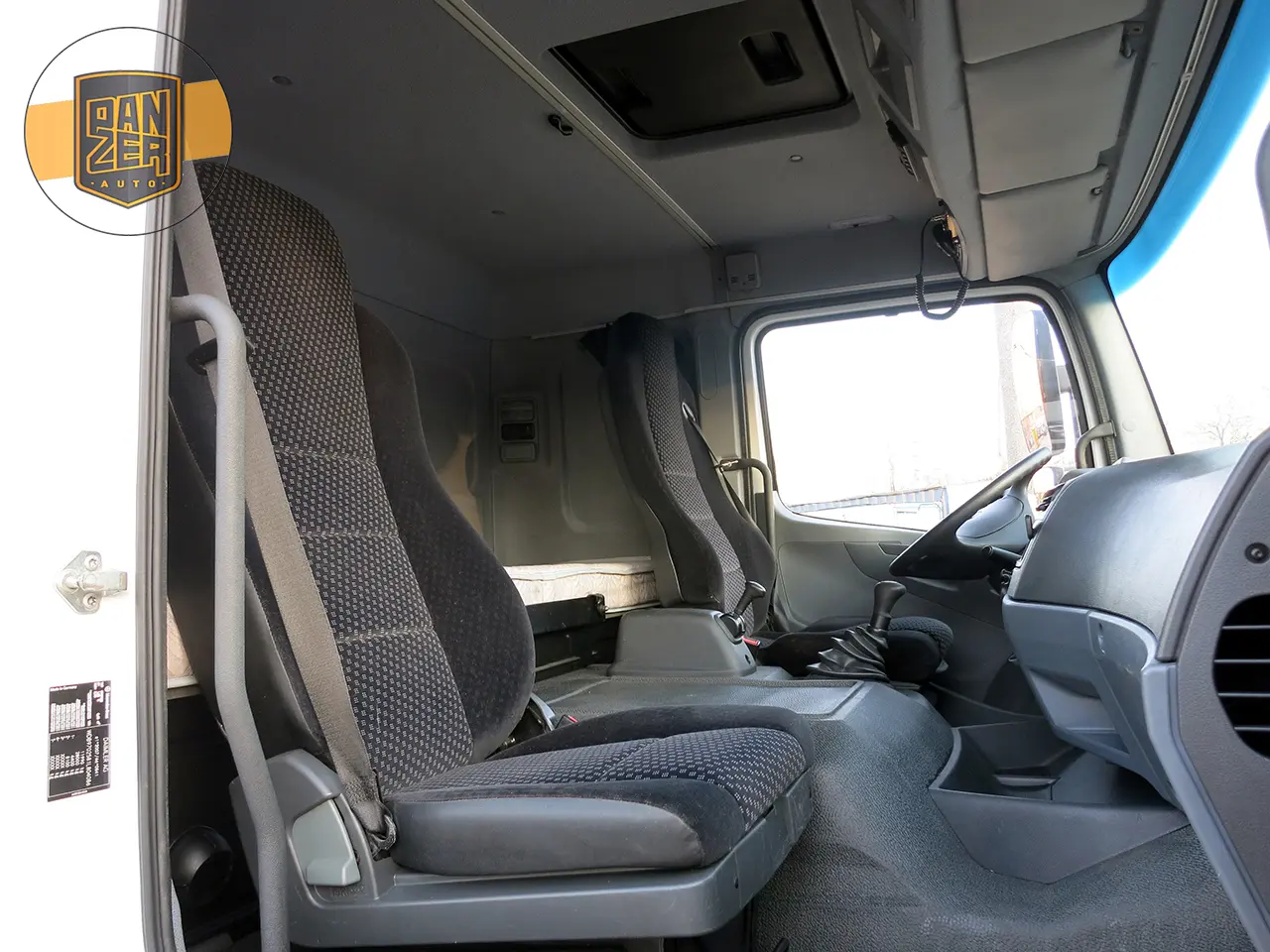 Mercedes Atego 1224 L рефрижератор со спальником 46 кубов, 18 европалет, гидроборт - фото 15