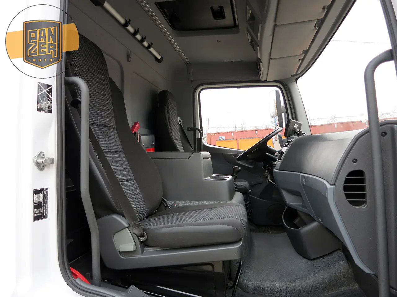 Mercedes Atego 818 L, изотермический фургон 7.3 м, 2012 г, гидроборт - фото 13