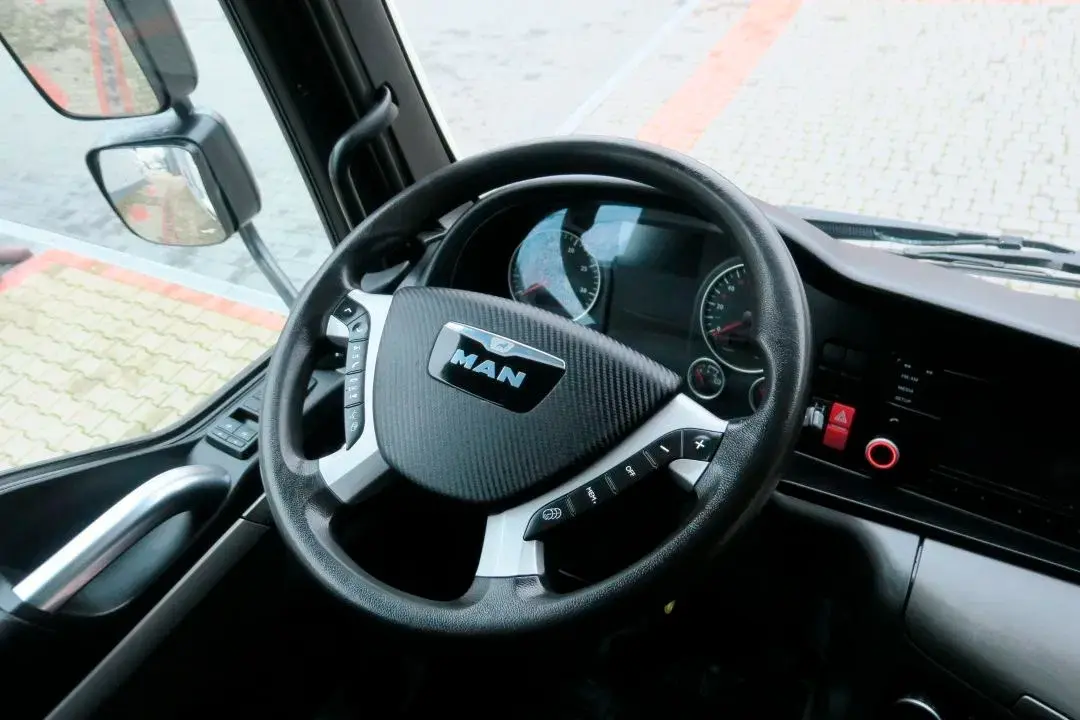 MAN TGM 12.290 BL, 2015 год, штора 60 кубов, 19 палет, ворота - фото 4