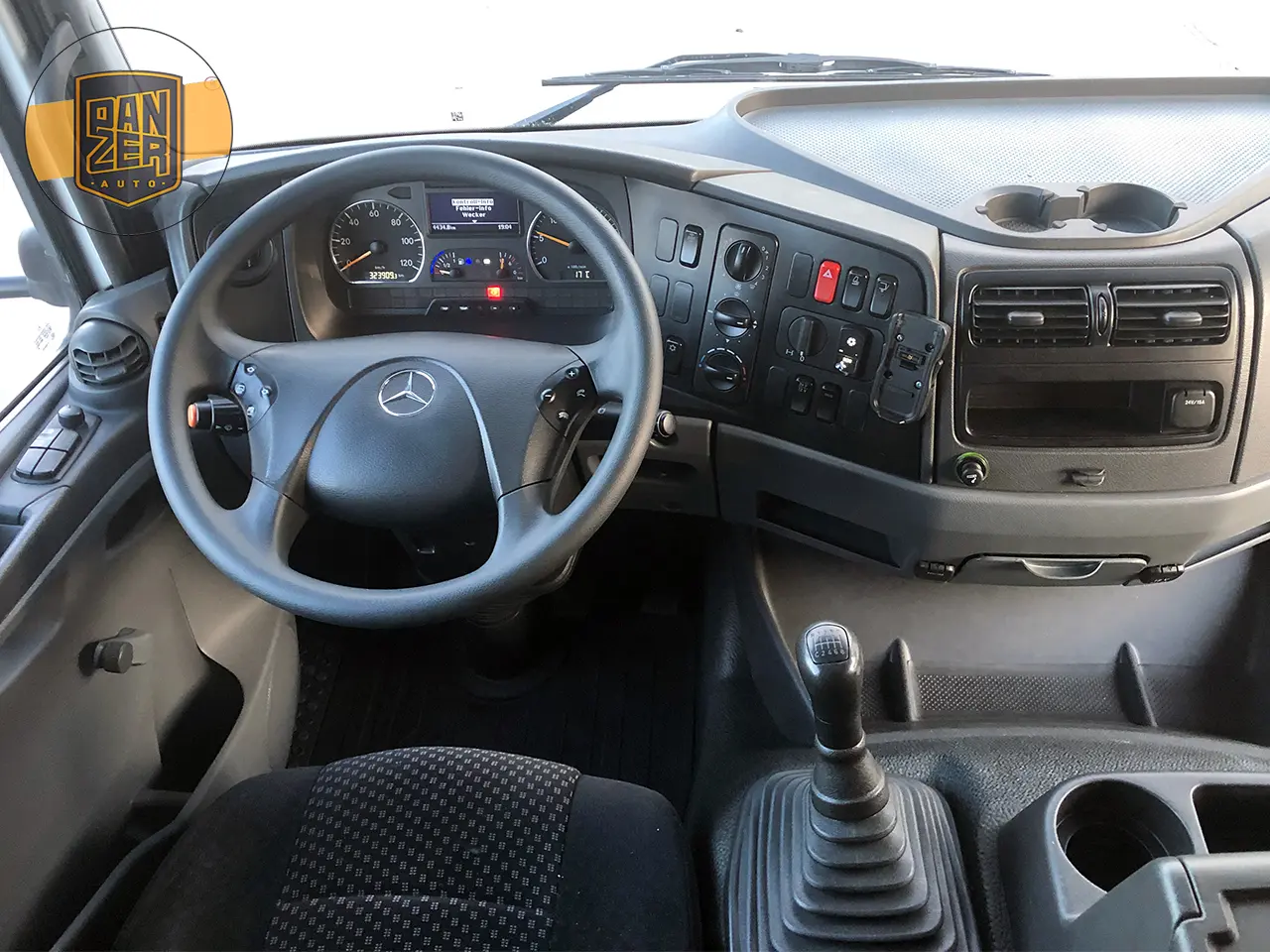 Mercedes Atego 1229L, 2013г, штора 48 кубов, ворота - фото 4