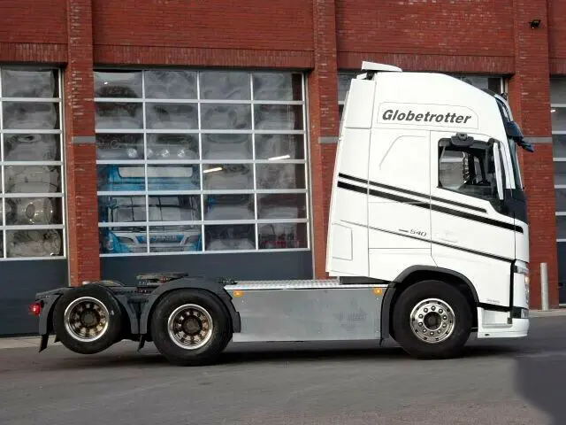 Тягач Volvo FH 540, 6х2, Globetrotter XL, двускатный ленивец сзади, без пробега по РФ - фото-детальных 12