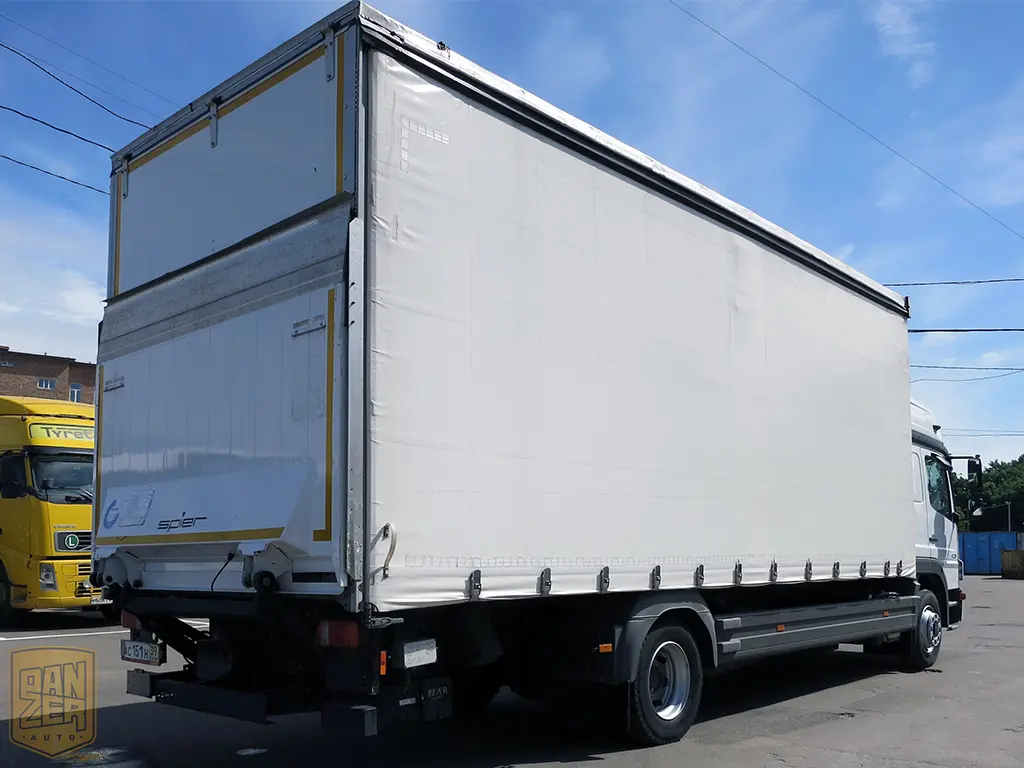 Mercedes-Benz Atego 1229L, 2012г, штора 48м3, гидролифт, 2 спальника - фото
