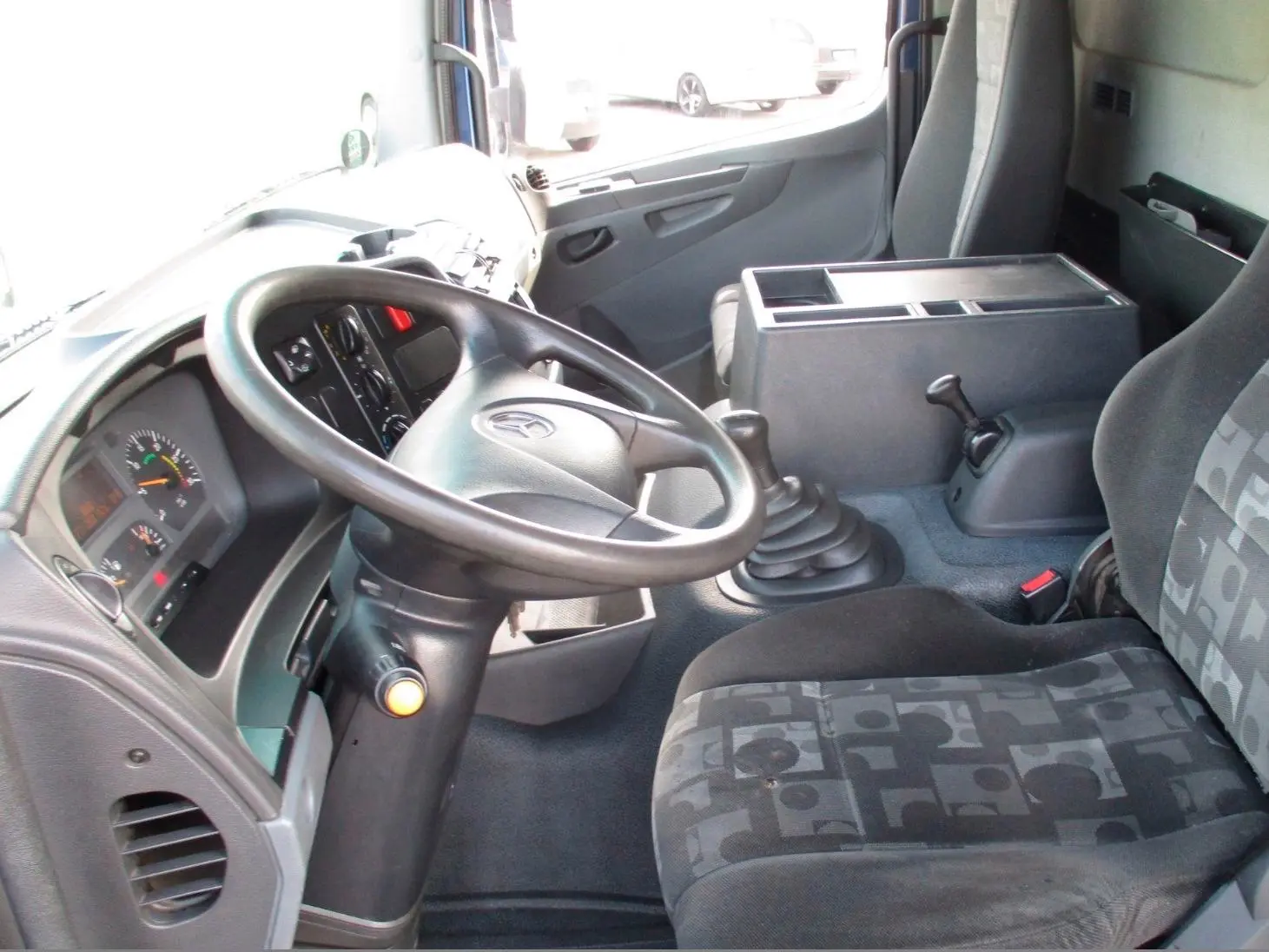 Рефрижератор автономный Mercedes Atego 1224 L, 2010г, кузов 7.6м, ворота+лопата, до 12 тонн - фото 3