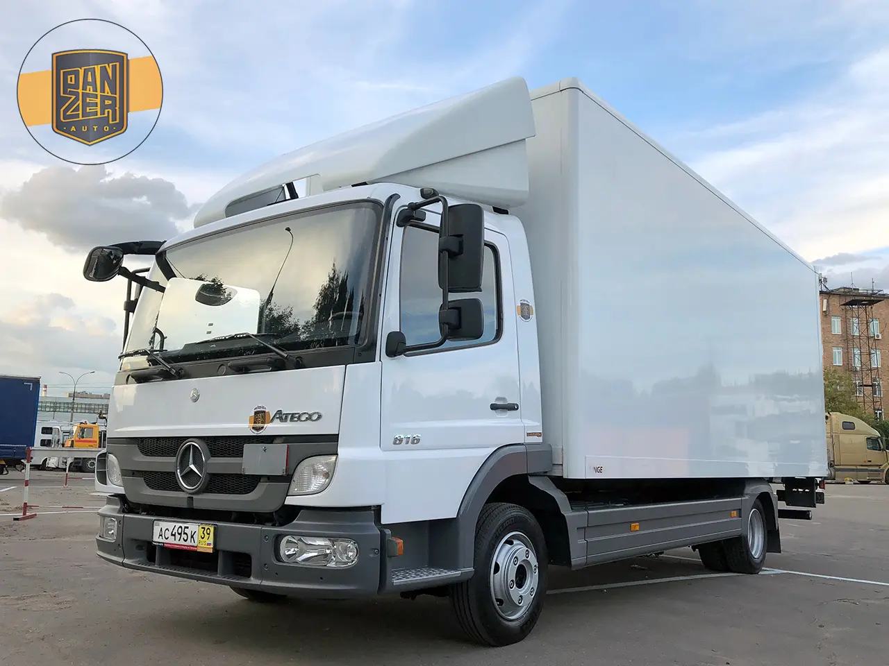 Mercedes Atego 816 L, фургон 36 кубов, 2012 год, гидролифт - фото