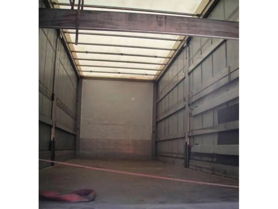 MAN TGL 8.250 BL, 2012г, штора 46м3, г/п 5 тонн, 2 спальника - фото 2
