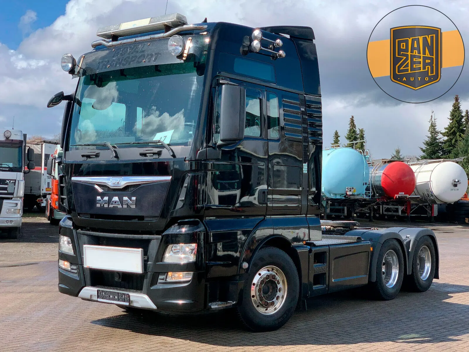 Тягач MAN TGX 26.560, 6х4, 65 тонн, кабина XXL, пневмоподвеска, без пробега по РФ - фото-детальных