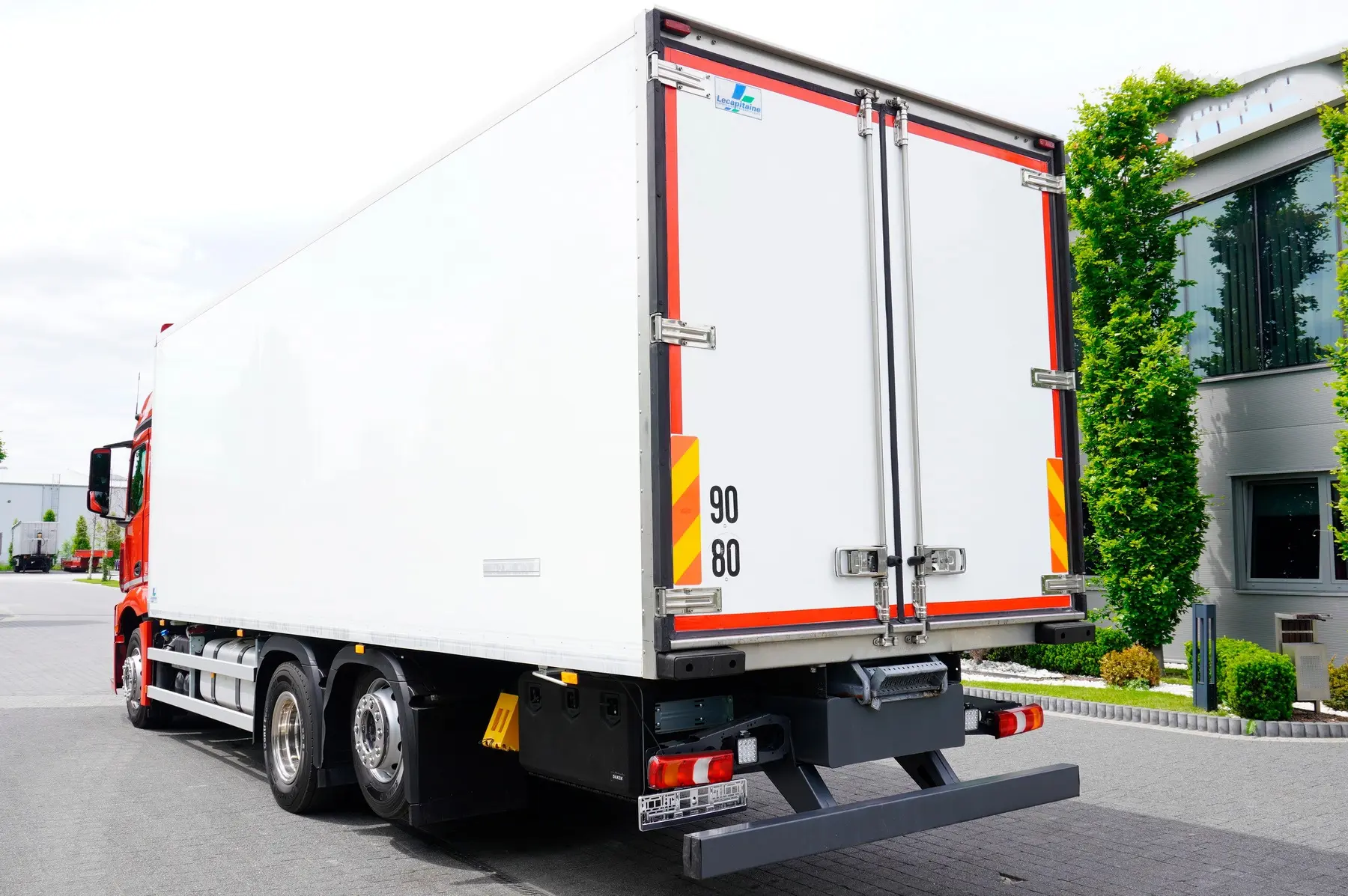 Рефрижератор Mercedes Actros 2542, 2016 год, 19 европалет, высокая кабина, без пробега по РФ - фото