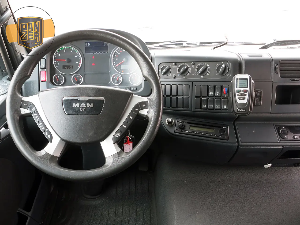 MAN TGL 12.250 BL, рефрижератор до 12тонн, спальник, ворота - фото 4
