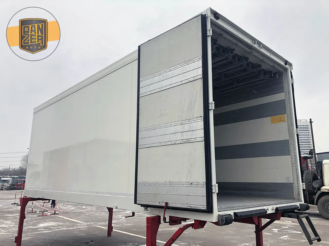 Съемный кузов БДФ Schmitz тушевоз, установка Thermo King SL-100e - фото 9