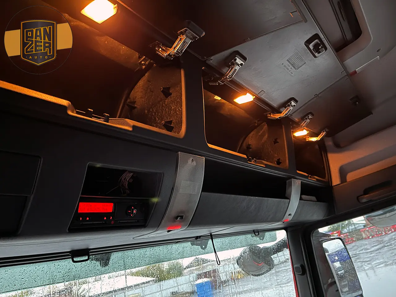 MAN TGX 26.440, 6х2, 2015 год, БДФ контейнеровоз, г/п 16 тонн, без пробега по РФ - фото 32