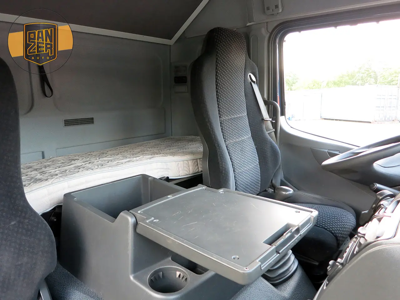Mercedes Atego 1229L, 10/2012г, штора 49 кубов, ворота и гидроборт - фото 16