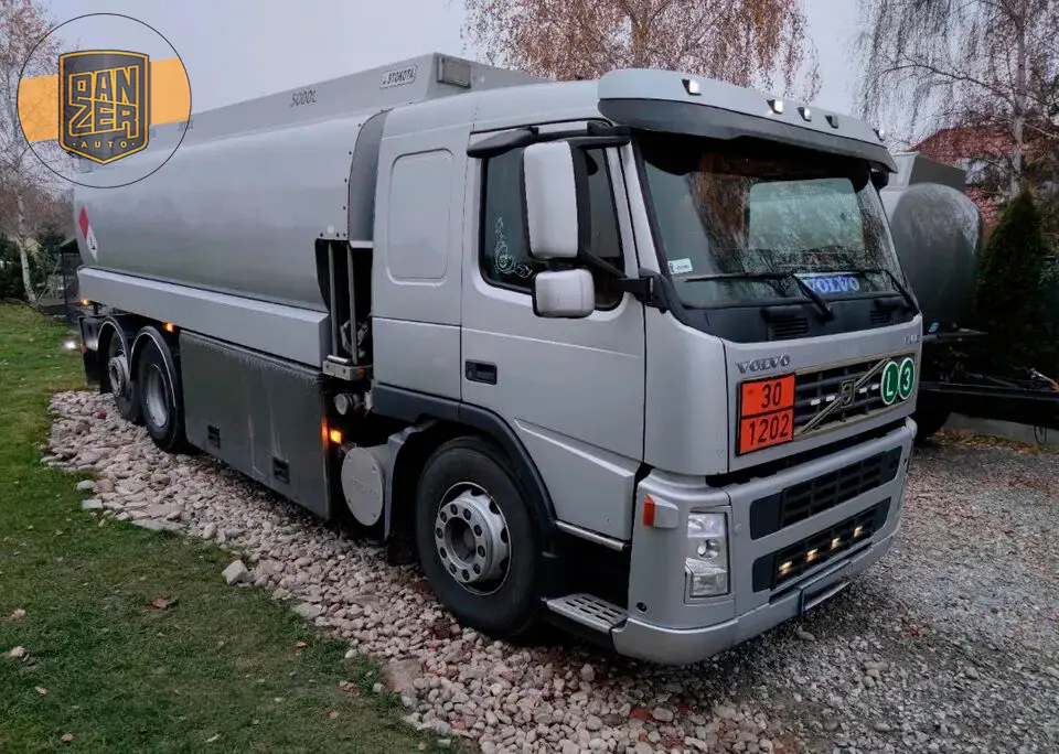 Volvo FM 12.410, автоцистерна Krähe 13.3м3, насос 1000 л/мин, спальник, кондиционер, 2011 г.в. - фото