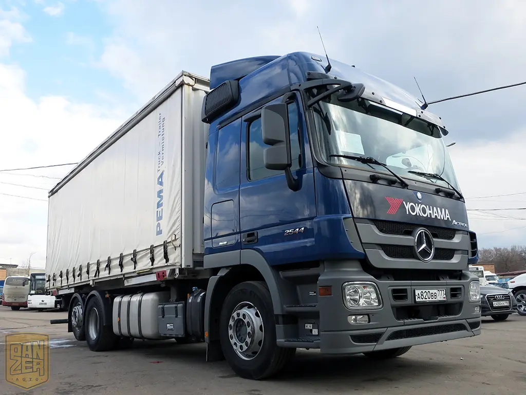 Продажа грузовика Mercedes Actros 2544, 2011 г, штора 48 м3 - фото