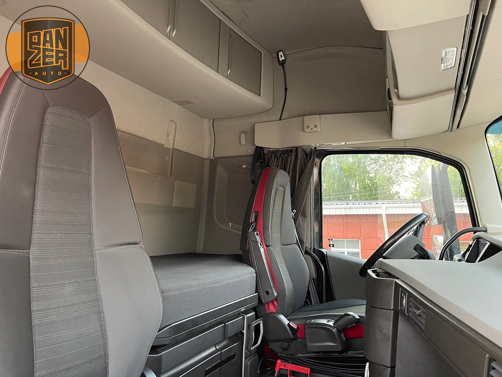 Тягач Volvo FH 500 6x4, 2018 год, подъемная ось, из Германии - фото-детальных 25