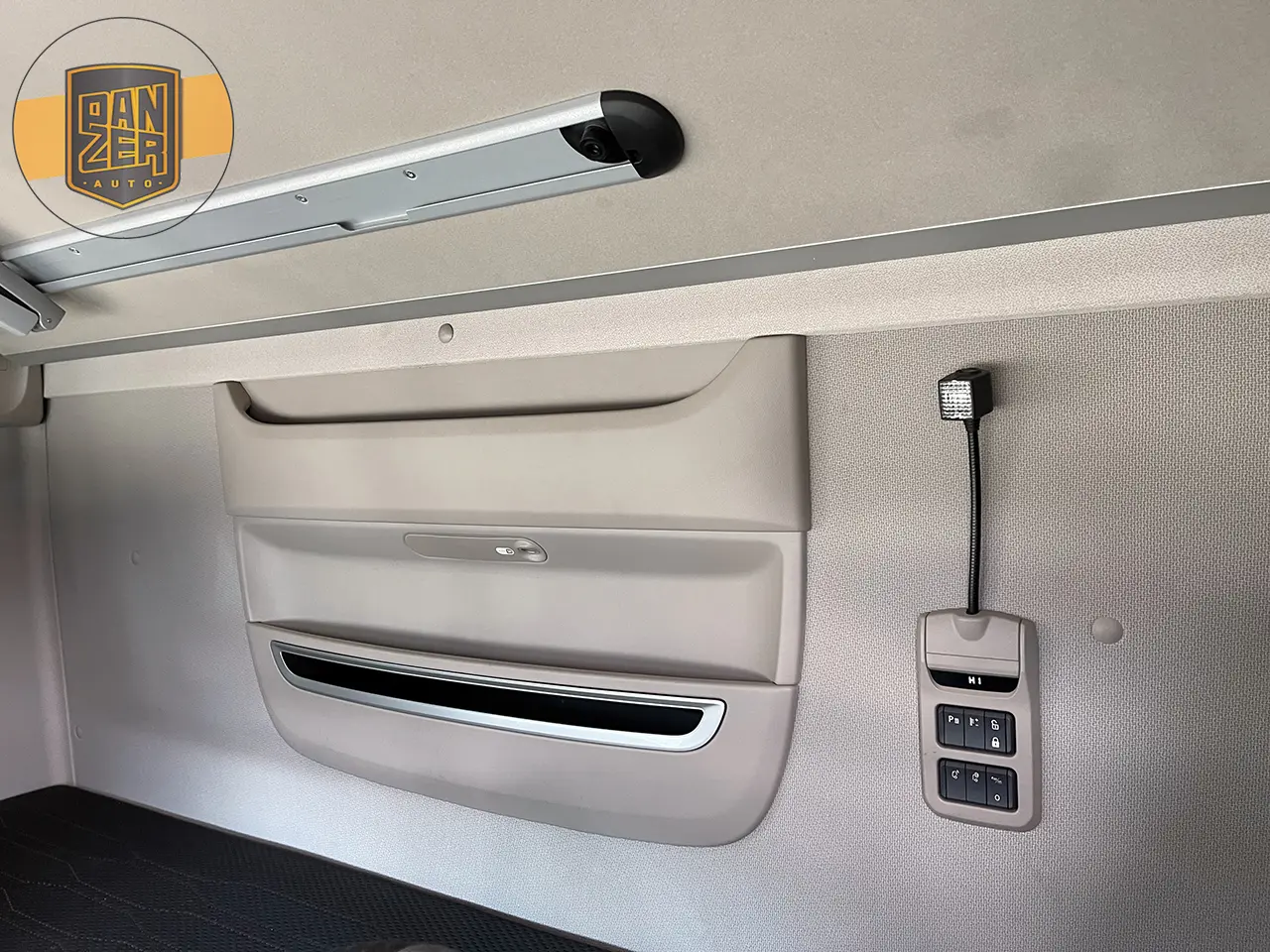 Контейнеровоз BDF DAF XF480 из Германии, 2018г, Super Space Cab, гидроборт - фото 33