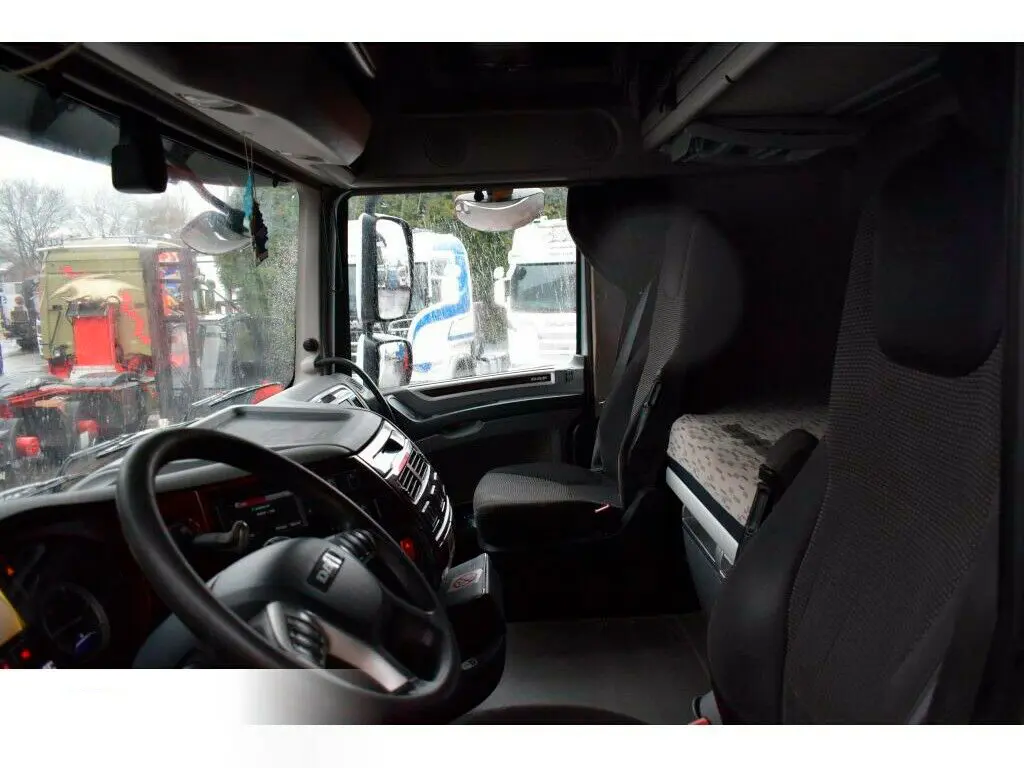 Тягач DAF XF 510, 6х2, Super Space Cab, двускатный ленивец сзади, без пробега по РФ - фото-детальных 3