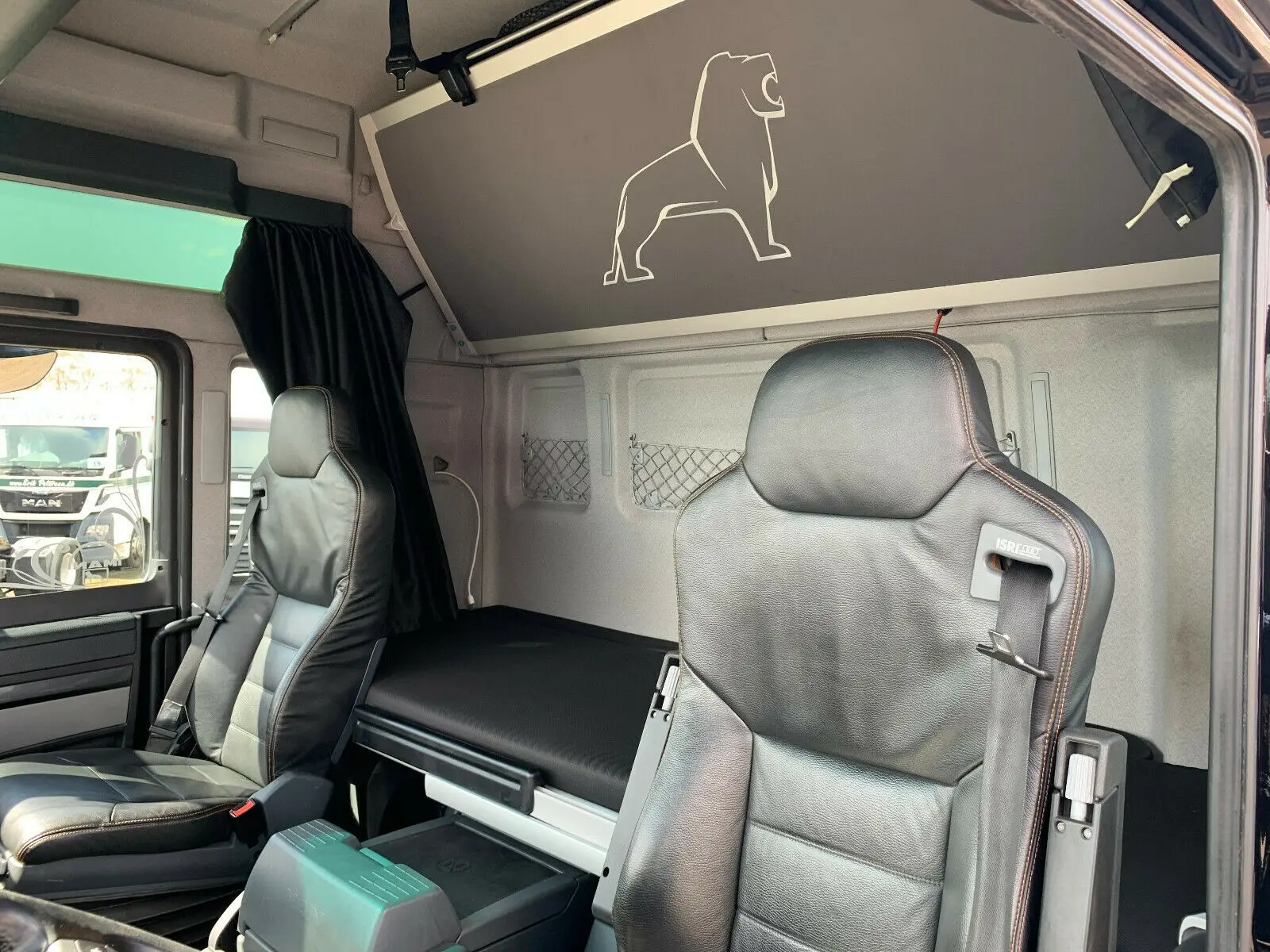 Тягач MAN TGX 26.560, 6х4, 65 тонн, кабина XXL, пневмоподвеска, без пробега по РФ - фото-детальных 6