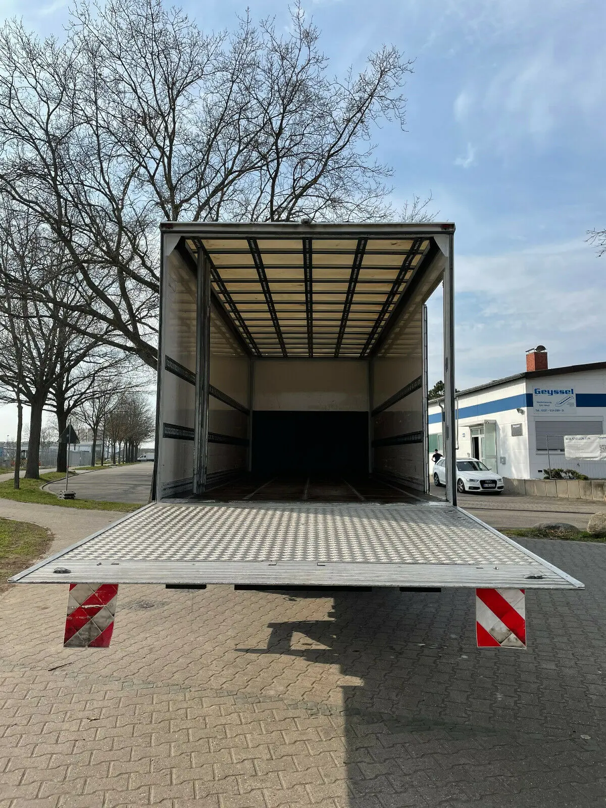 Фургон Mercedes Atego 1221 L, 2015 год, боковая дверь, 18 палет, гидролифт, без пробега по РФ - фото 2