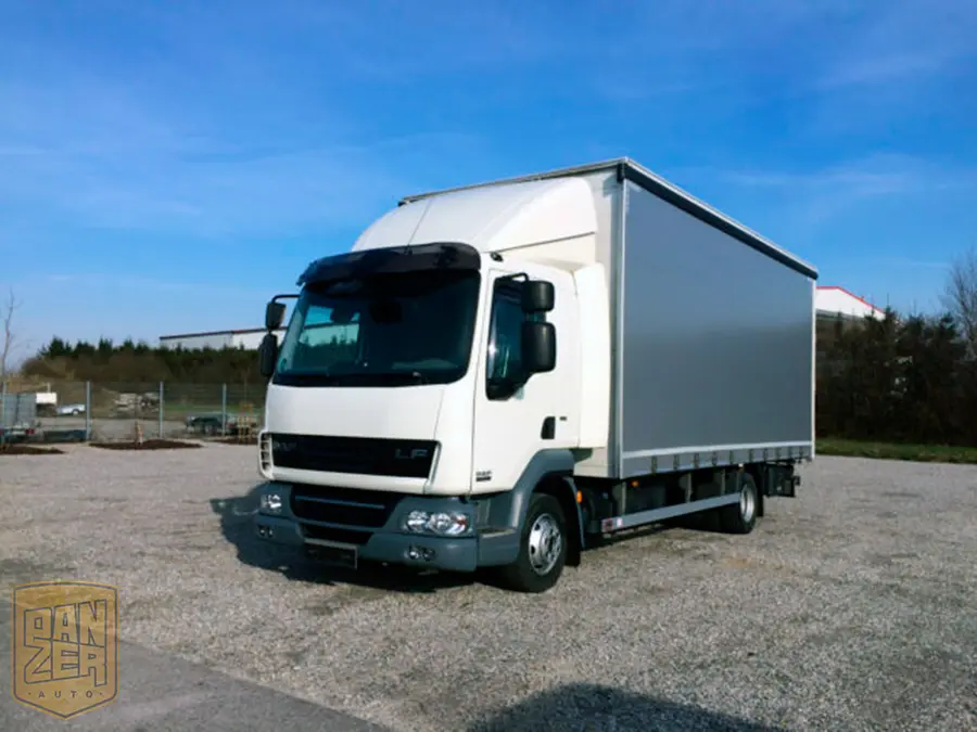 DAF LF 45.210, 2013 год, шторный 40м3, ворота. Без пробега по РФ! - фото 6
