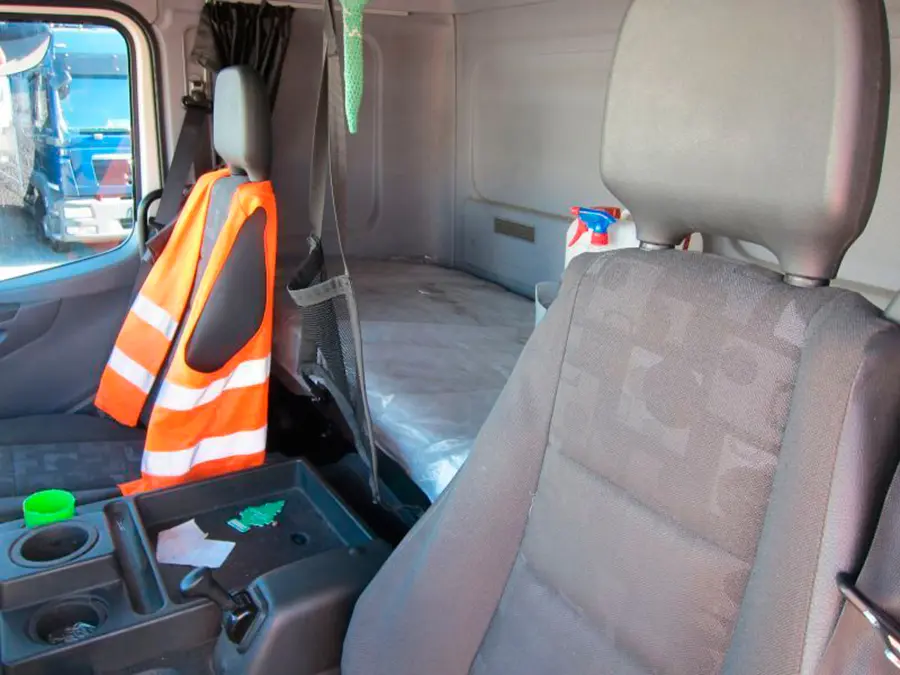 Mercedes-Benz Atego 818L, 2012 г, пятитонник шторный, спальная кабина - фото 3