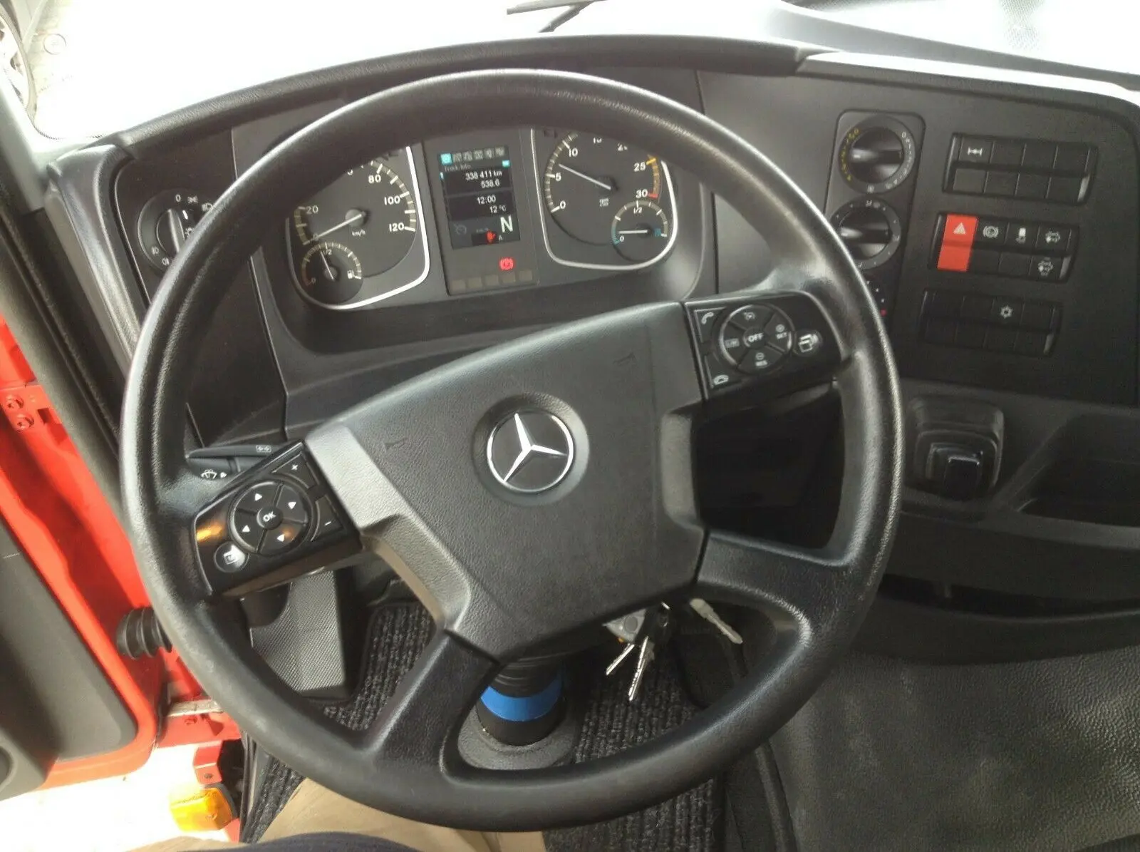 Mercedes Atego 816 L, 10/2014 год, высокий фургон на 40 кубов, гидролифт, без пробега по РФ - фото 4