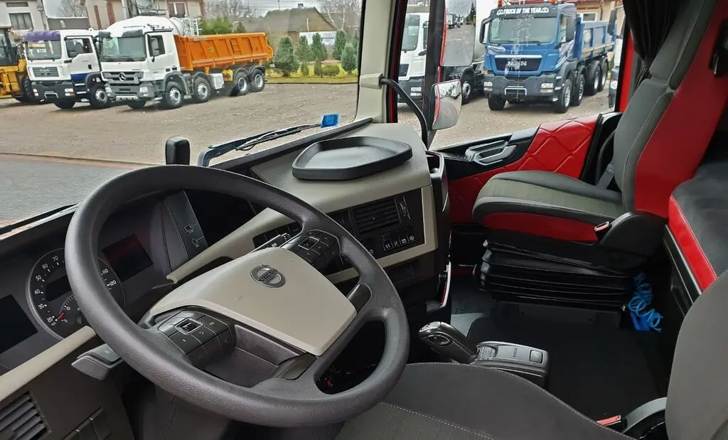 Тягач Volvo FH 500, 6х2, Globetrotter XL, ленивец сзади, без пробега по РФ - фото-детальных 3