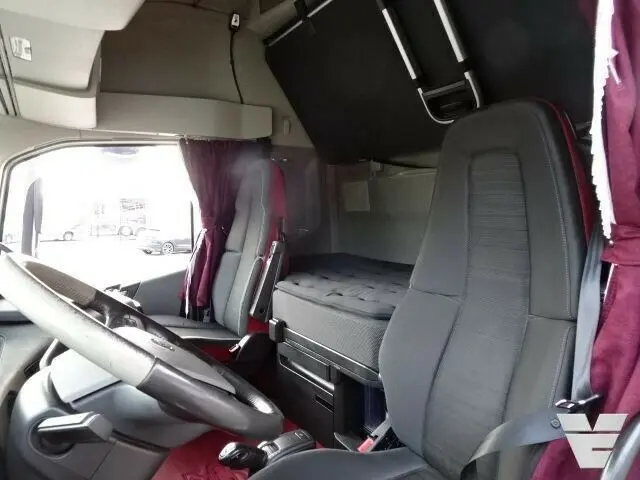 Тягач Volvo FH 540, 6х2, Globetrotter XL, двускатный ленивец сзади, без пробега по РФ - фото-детальных 3