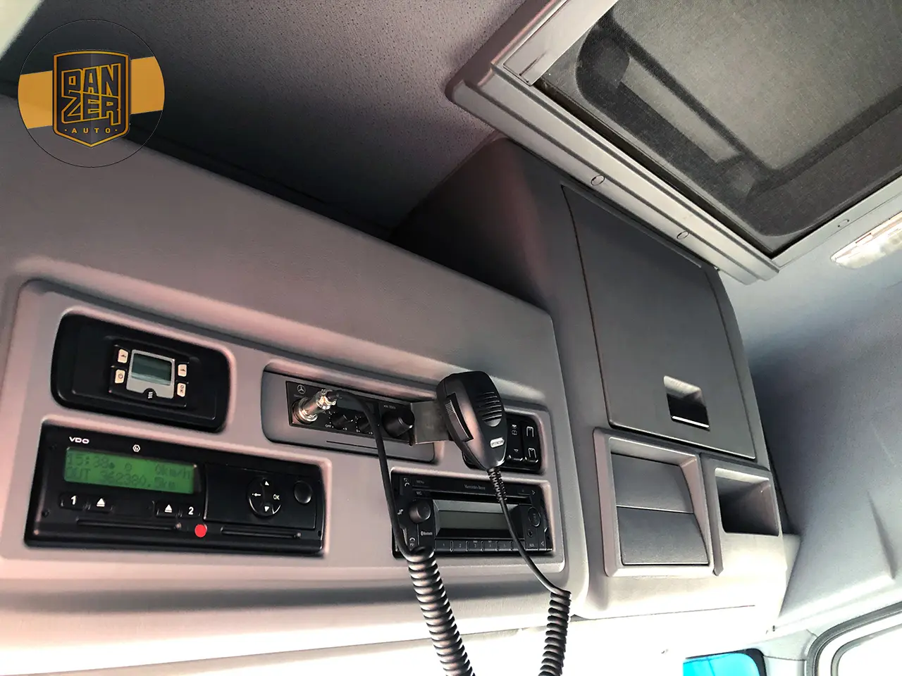 Mercedes-Benz Atego 1229, 2013 год, штора 51 м3, гидроборт, 2 спальника - фото 17