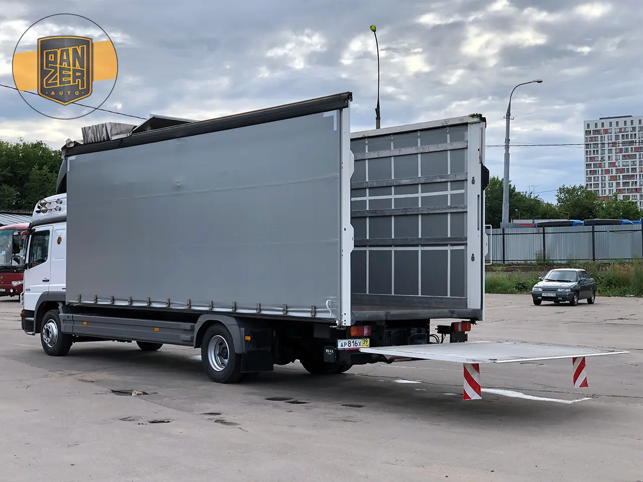 Mercedes-Benz Atego 1229, 2013 год, штора 51 м3, гидроборт, 2 спальника - фото 9