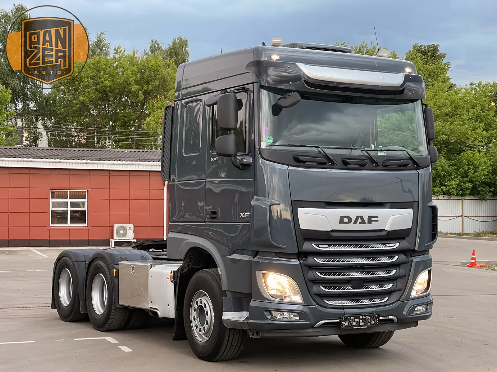 DAF XF530 6x4 тягач-тяжеловоз, сцепной вес 80 тонн - фото-детальных 8