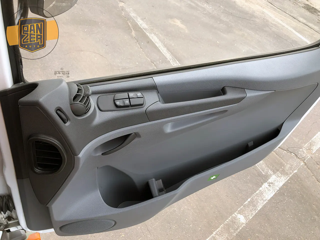 Mercedes-Benz Atego 1229, 2013 год, штора 51 м3, гидроборт, 2 спальника - фото 21