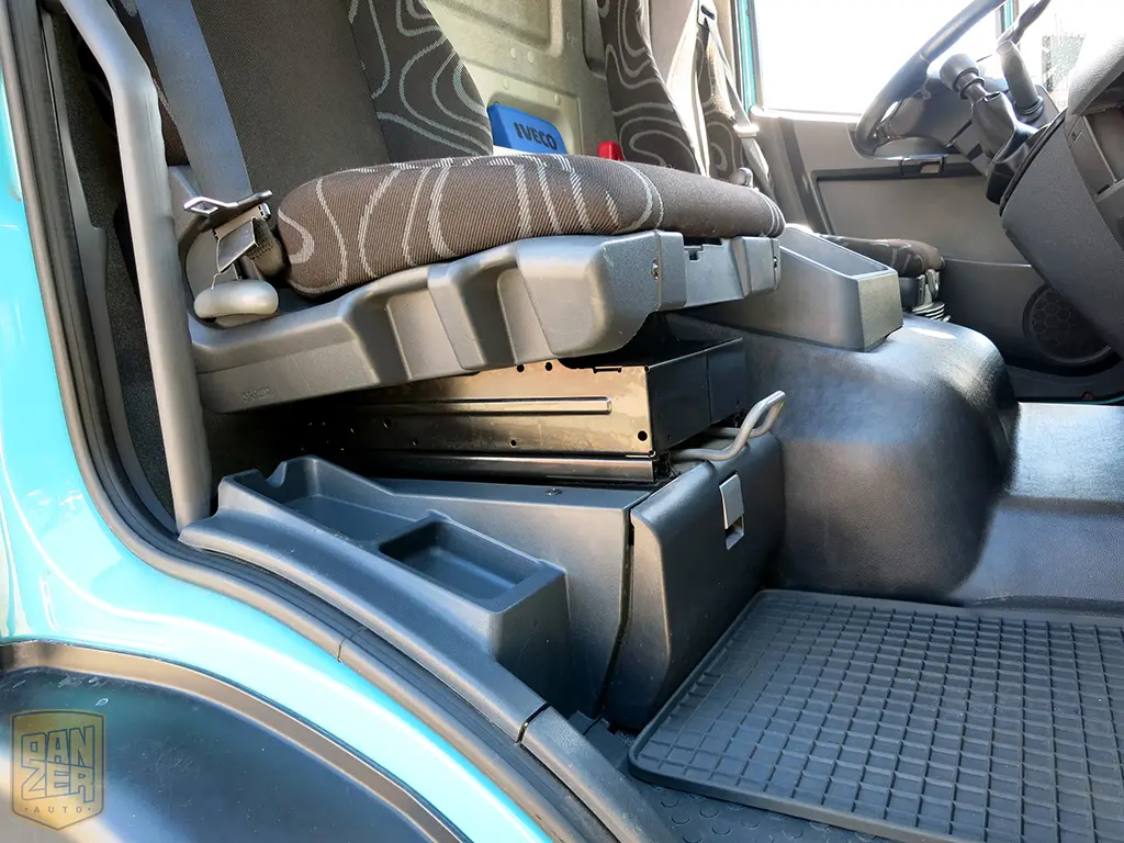 Iveco Eurocargo 75E18, фургон 7.1 м, г/п 5 тонн, гидролифт. Без пробега по РФ! - фото 7