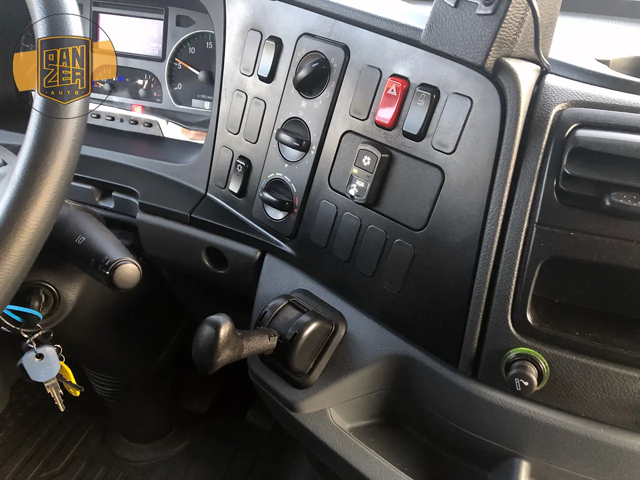 Mercedes Atego 822 L, 2013г, пятитонник, штора-борт 41 м3, 2 спальника - фото 18