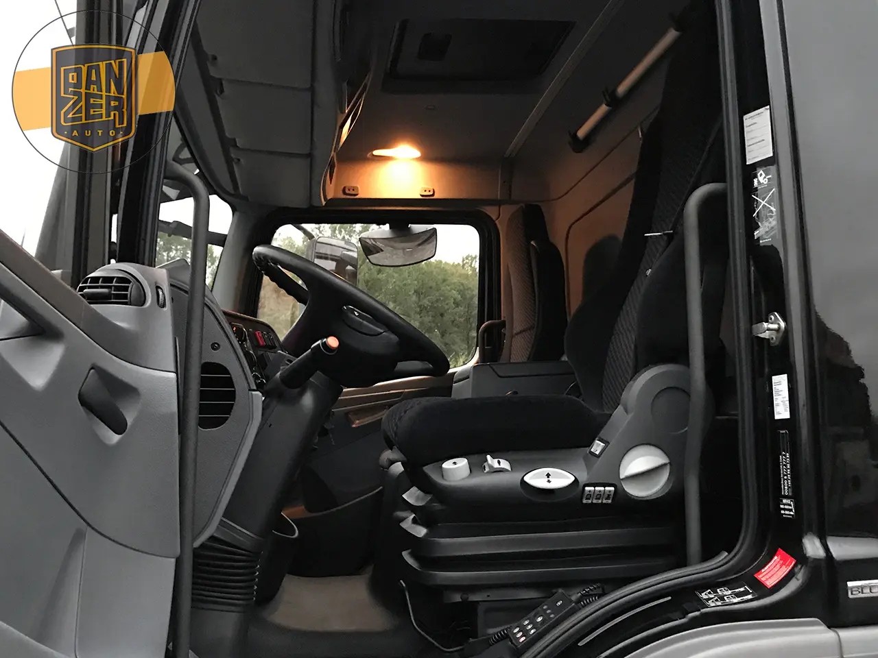 Фургон Mercedes Atego 1222 L, 2013 г, 48 м3, гидролифт, боковая дверь - фото 4