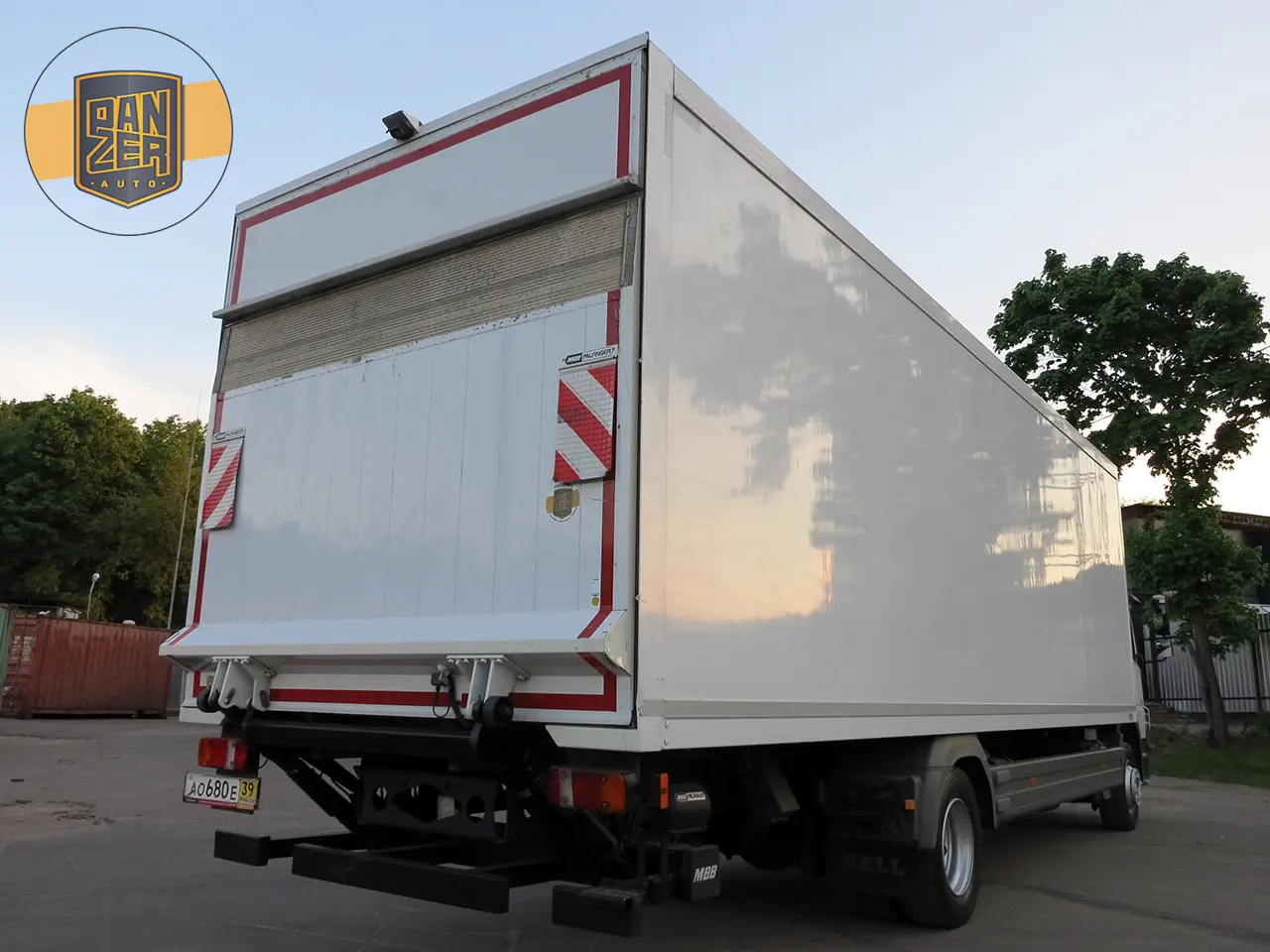 Mercedes Atego 1218 L, изотермический фургон 8.2м, 2011 г, гидроборт - фото