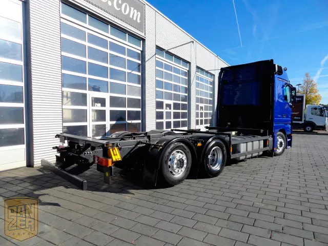Шасси Mercedes Actros 2544 MegaSpace, 2010г, максимальная комплектация, для BDF кузовов на 7150 и 7450 - фото 2